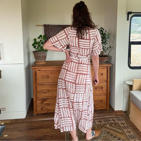 Osei Duro tulip dress in pink basket - Picture 3 of 8